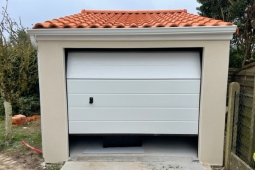 Garage en béton enduit